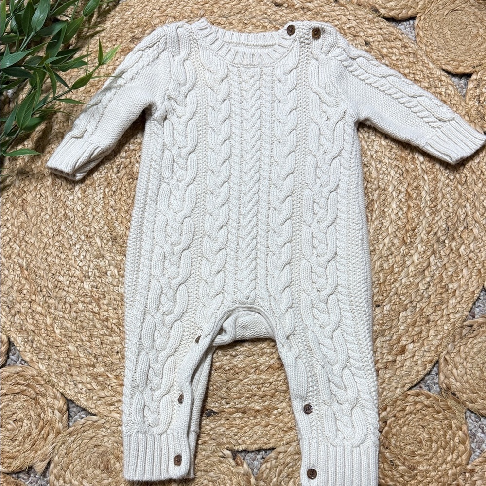 Baby Gap Unisex 3-6 Mo Cable Knit Footies.